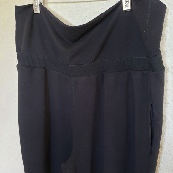 Fabletics Reign Terry jogger - Picture 4 of 8